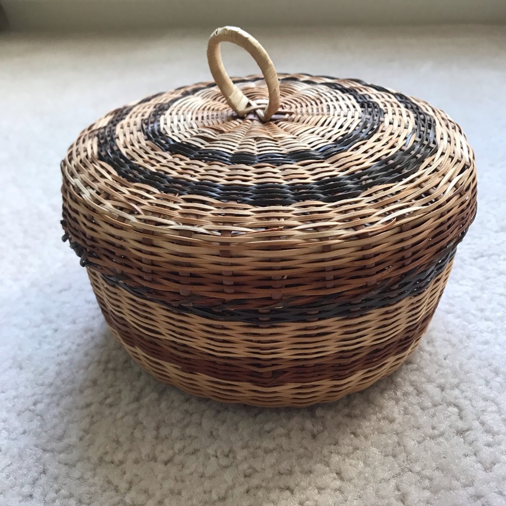 Handcrafted Vintage Round Woven Lidded Basket – Cottagecore Boho Storage & Décor